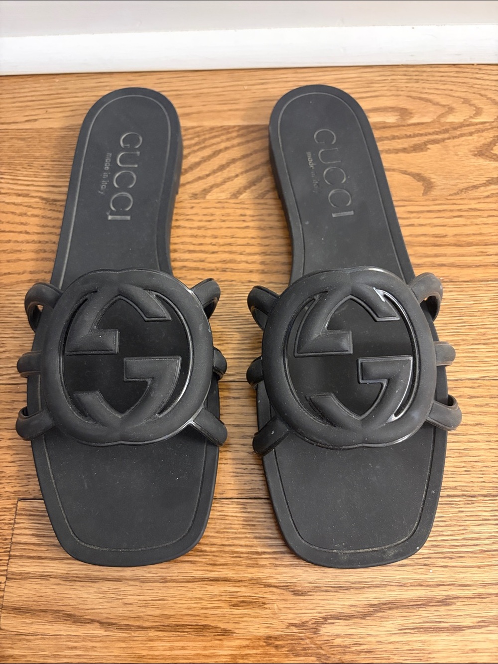 Gucci Black Interlocking G Rubber Slide Sandals